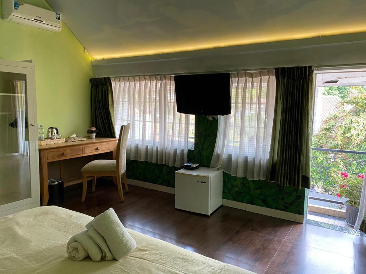 La Nostalgie Boutique Guest House Bandung Exterior photo