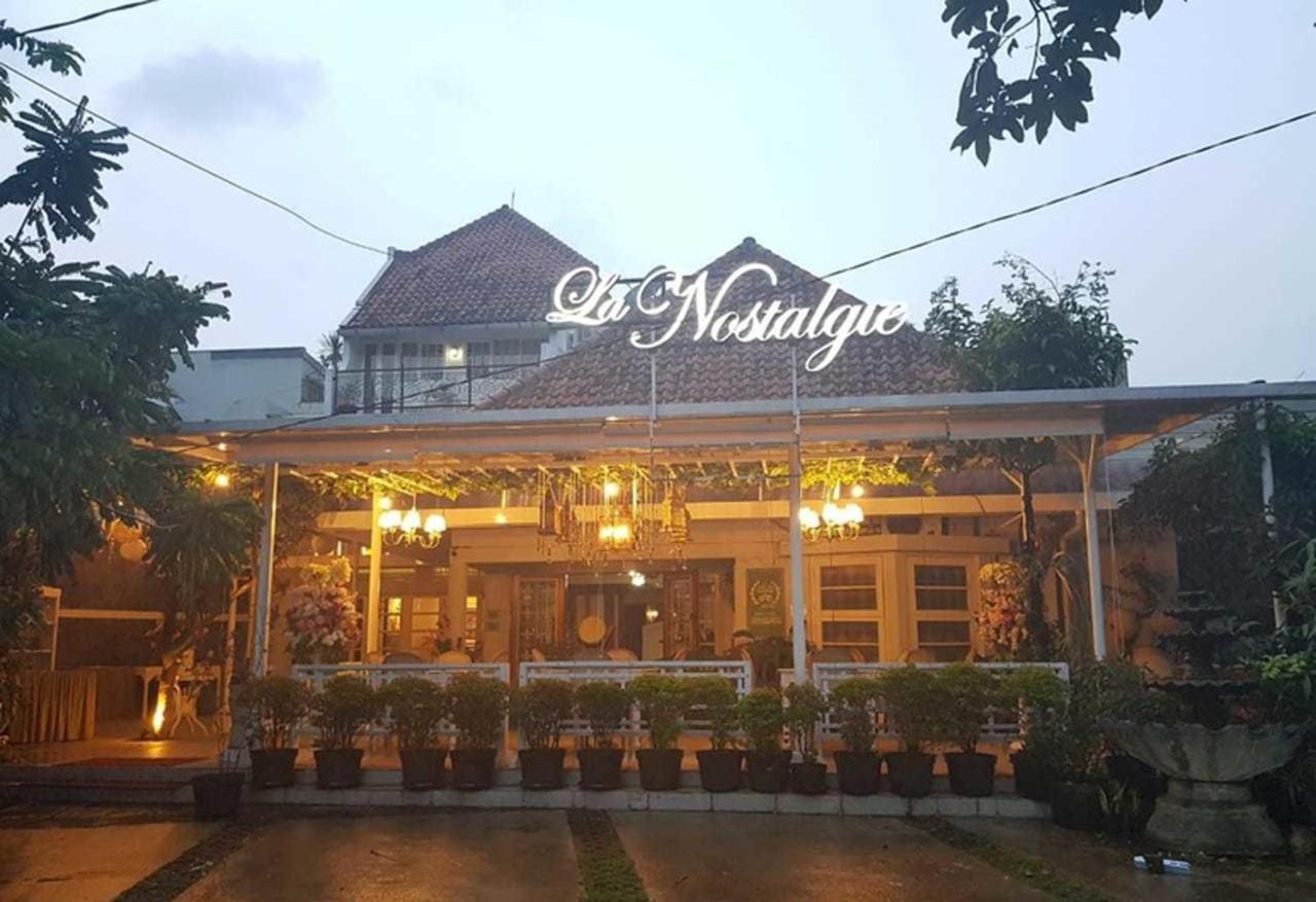 La Nostalgie Boutique Guest House Bandung Exterior photo