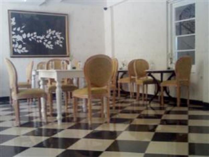 La Nostalgie Boutique Guest House Bandung Exterior photo