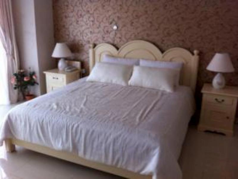 La Nostalgie Boutique Guest House Bandung Exterior photo